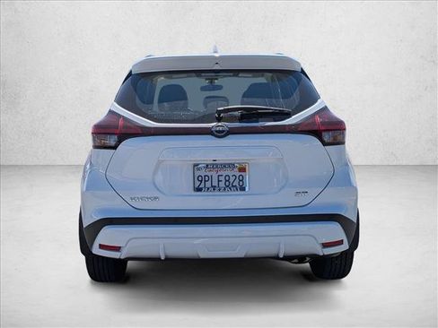 Used 2024 Nissan Kicks SR w/ SR Premium Package FWD image 7