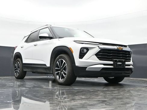 Used 2025 Chevrolet TrailBlazer LT FWD image 39