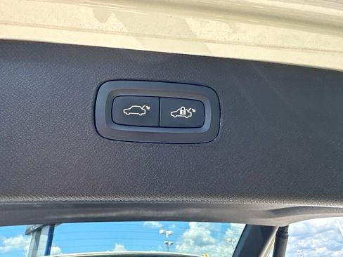 Used 2023 Volvo XC90 B6 Plus w/ Protection Package AWD/4WD image 38