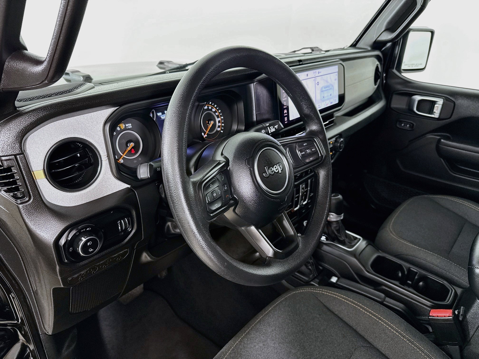 Used 2025 Jeep Gladiator Sport AWD/4WD image 10