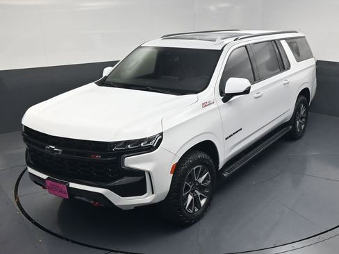 Used 2024 Chevrolet Suburban Z71 w/ Luxury Package image 15