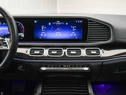 Used 2025 Mercedes-Benz GLS 450 4MATIC image 41