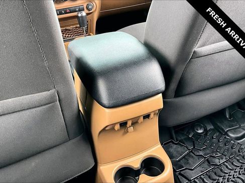 Used 2016 Jeep Wrangler Unlimited Sahara AWD/4WD image 10