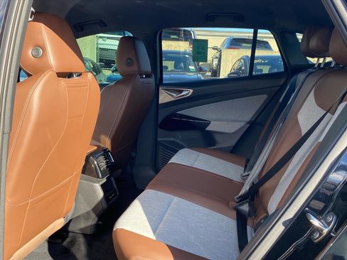 Certified 2024 Volkswagen ID.4 Standard image 17