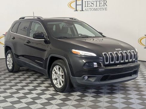 Used 2016 Jeep Cherokee Latitude w/ Comfort & Sound Group image 2
