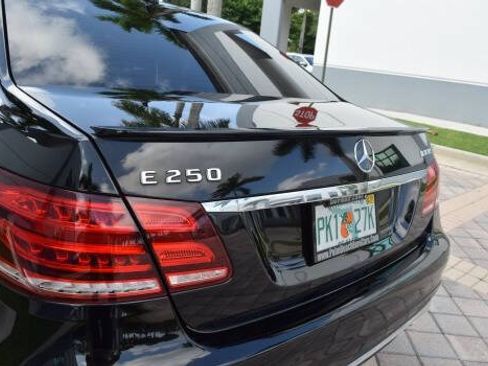 Used 2014 Mercedes-Benz E 250 BlueTEC Sedan image 23