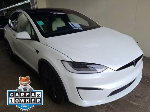 Used 2023 Tesla Model X image 2