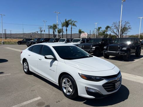 Used 2023 Chevrolet Malibu LS w/ Driver Confidence Package FWD image 2