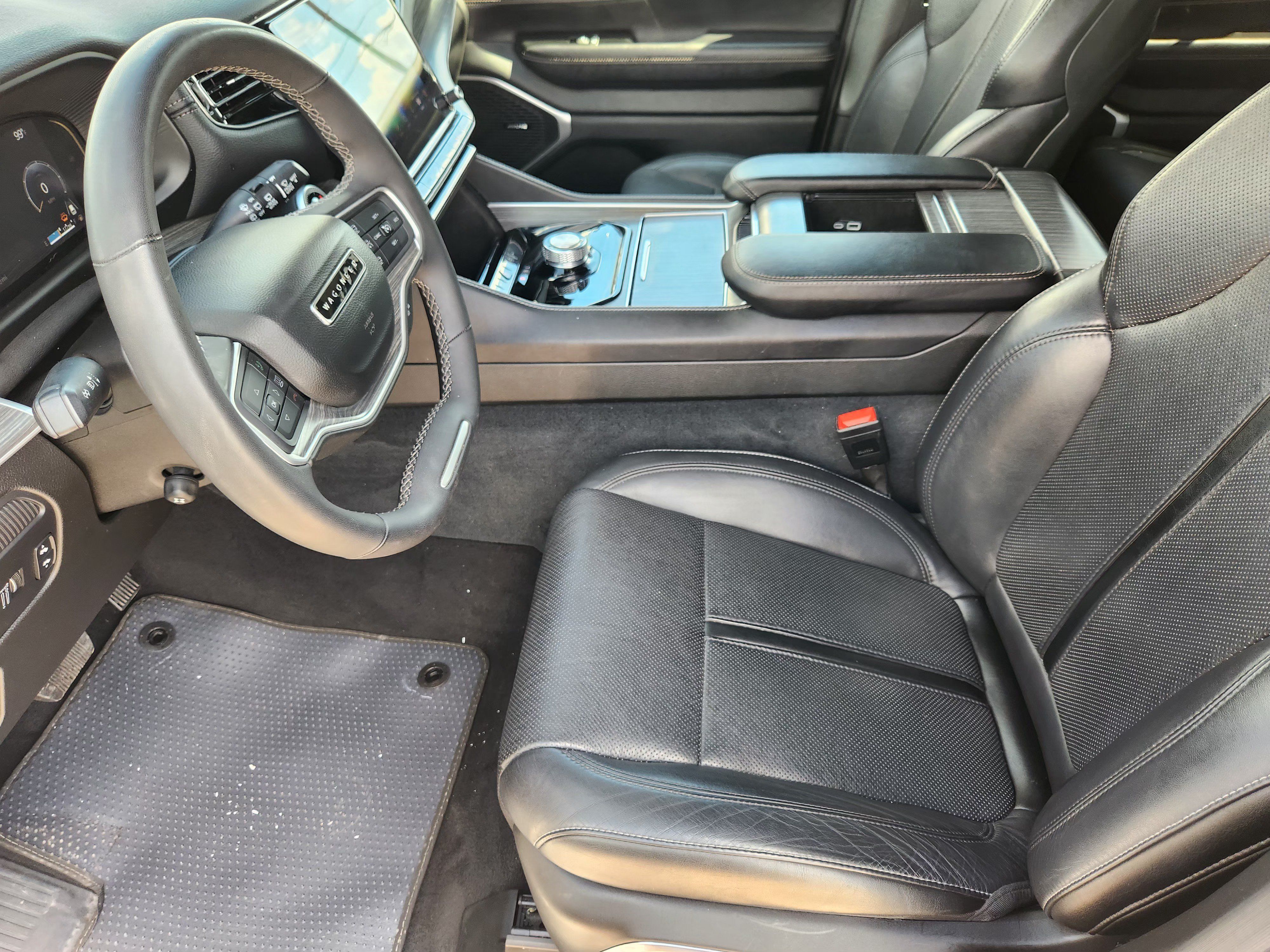 Used 2024 Jeep Wagoneer Series II w/ Flexible Seating Group RWD image 13
