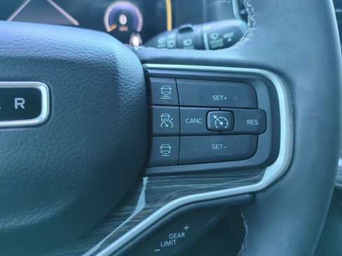 Used 2022 Jeep Wagoneer Series II RWD image 31