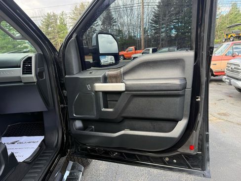 Used 2021 Ford F350 Lariat w/ Chrome Package image 20