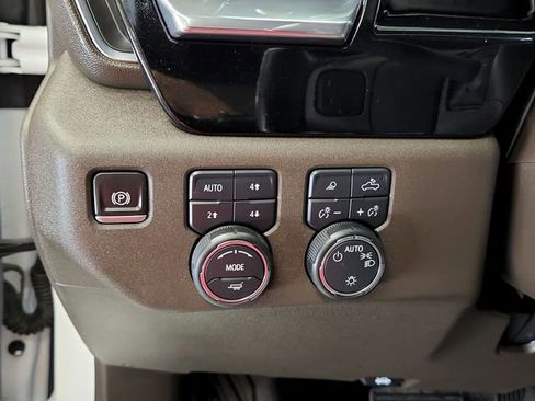 Used 2025 Chevrolet Silverado 1500 LT AWD/4WD image 28