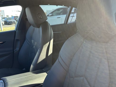 Used 2024 BMW 540i xDrive 540i xDrive w/ Premium Package image 18