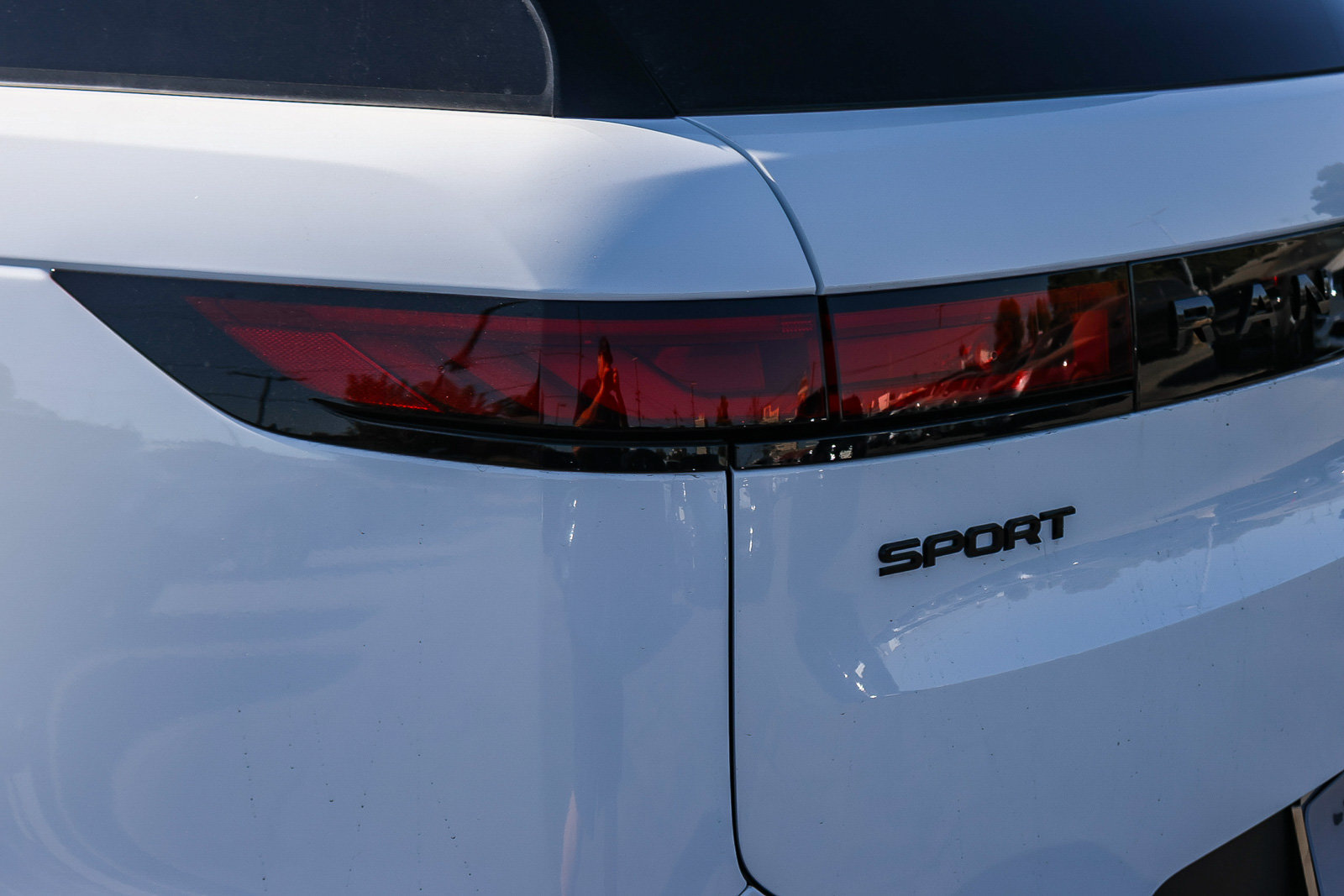 New 2027 Land Rover Range Rover Sport SE AWD/4WD image 10