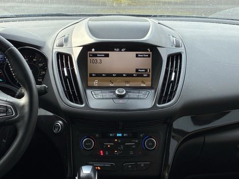 Used 2019 Ford Escape SEL image 17