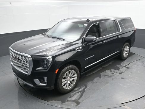 Used 2021 GMC Yukon XL Denali w/ Advanced Technology Package image 43