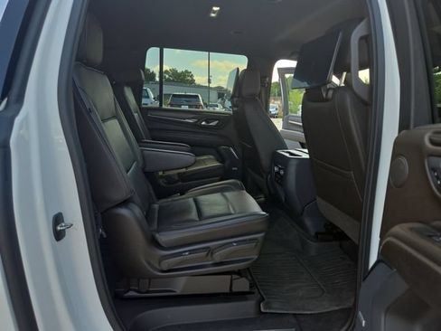 Used 2021 GMC Yukon XL Denali AWD/4WD image 49