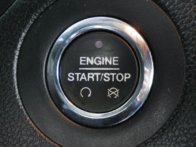 Certified 2018 Ford Explorer XLT w/ Equipment Group 202A FWD image 28