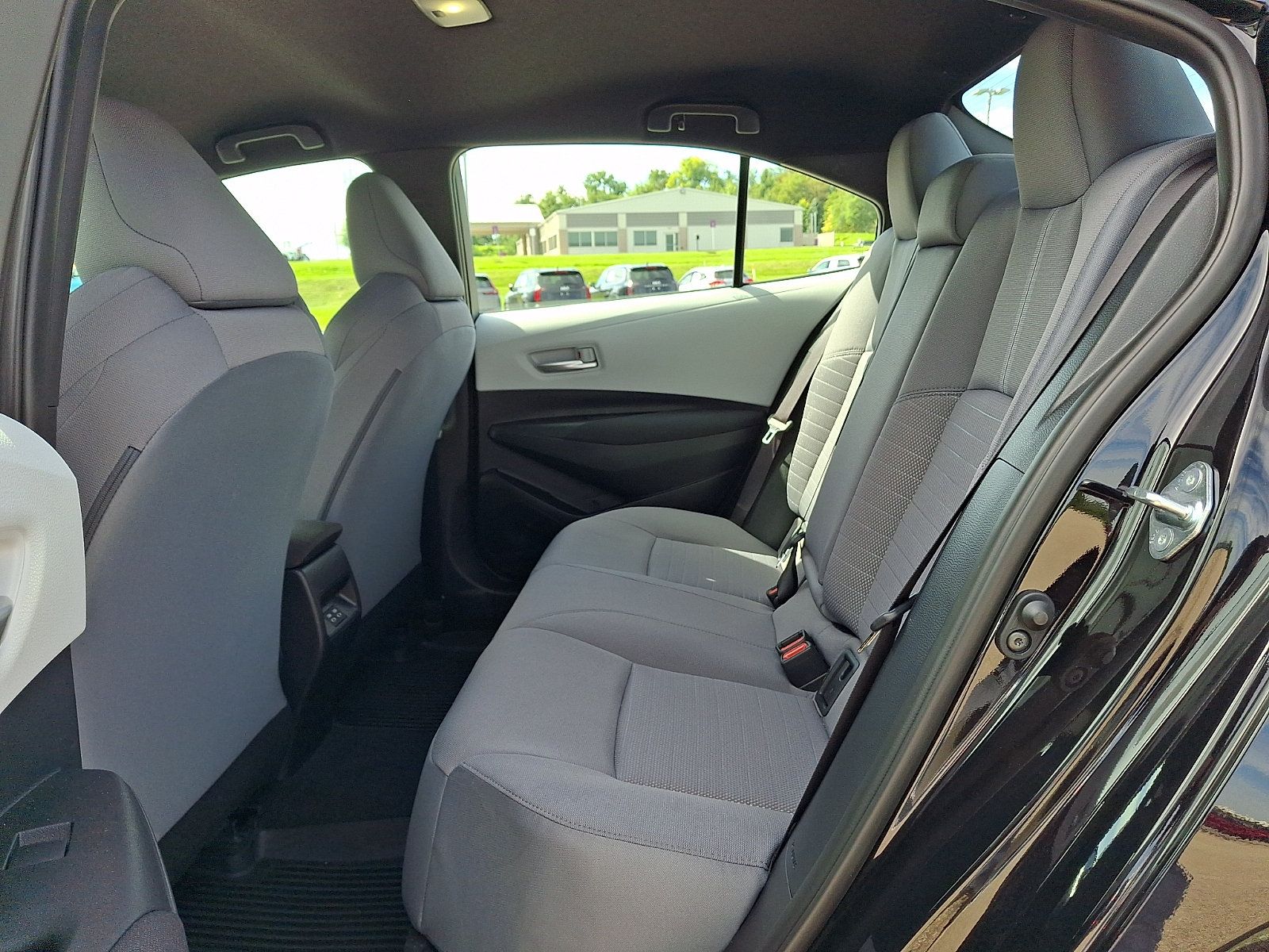 Certified 2026 Toyota Corolla SE w/ SE Package FWD image 10