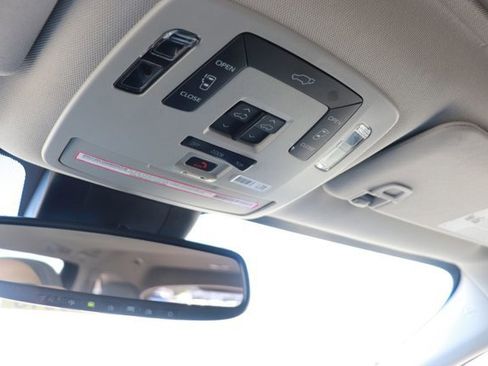 Used 2023 Toyota Sienna XLE image 24