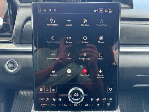 Used 2026 GMC Terrain Elevation w/ Elevation Premium Package FWD image 22