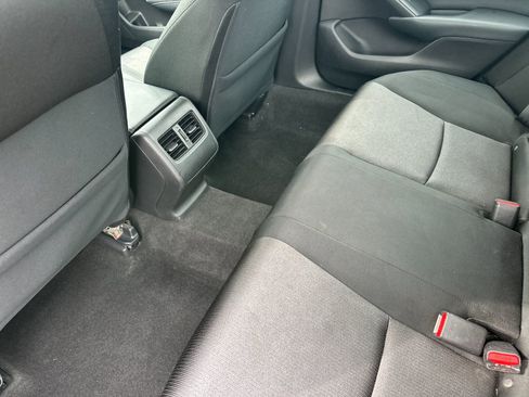 Used 2018 Honda Accord EX image 12