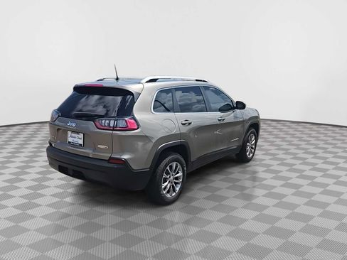 Used 2021 Jeep Cherokee Latitude Plus w/ Mopar Interior Package AWD/4WD image 8