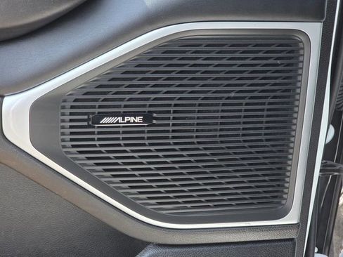 Used 2023 Jeep Wagoneer Series III w/ Preferred Equipment Group image 9