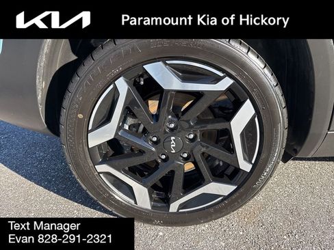 Used 2024 Kia Seltos SX image 9