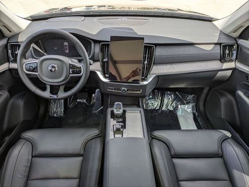 Used 2025 Volvo XC90 B6 Ultra w/ Protection Package Premier AWD/4WD image 24