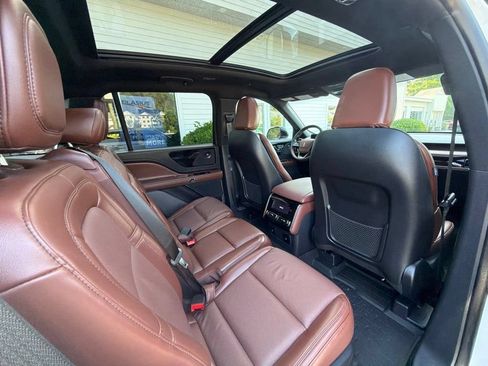 Used 2025 Lincoln Aviator Reserve AWD/4WD image 39