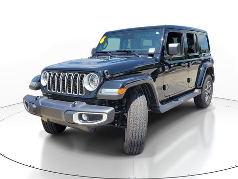 Used 2026 Jeep Wrangler Unlimited Sahara AWD/4WD image 3