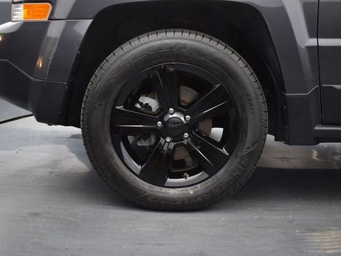 Used 2017 Jeep Patriot Sport w/ Power Value Group FWD image 18