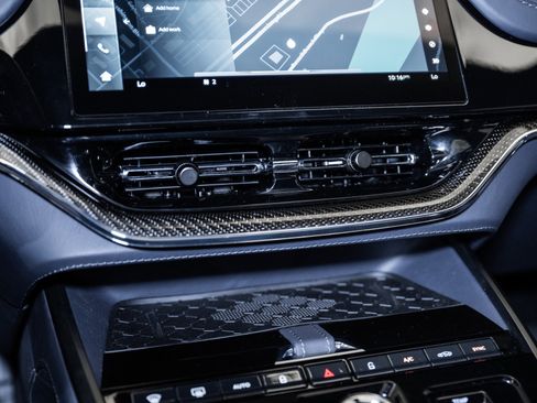 Used 2025 Aston Martin DBX 707 image 30