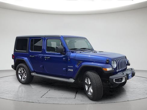 Used 2020 Jeep Wrangler Unlimited Sahara AWD/4WD image 3
