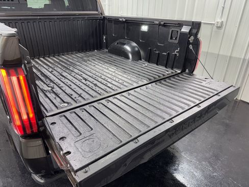Used 2024 Toyota Tundra Limited AWD/4WD image 42