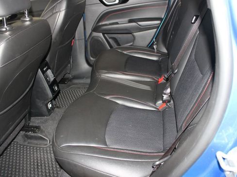 Used 2025 Jeep Compass Trailhawk image 16