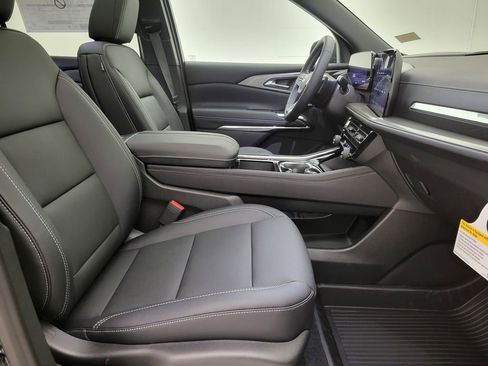 New 2026 Chevrolet Traverse LT w/ Sun and Wheel Package image 36