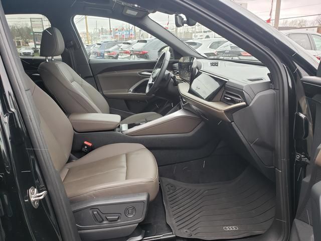 Used 2025 Audi Q5 Premium w/ Convenience Package AWD/4WD image 16