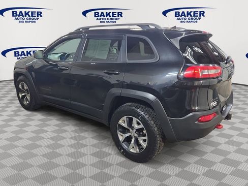 Used 2016 Jeep Cherokee Trailhawk w/ Cold Weather Group AWD/4WD image 6