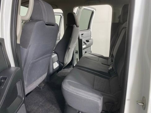 Used 2022 Nissan Frontier SV image 8