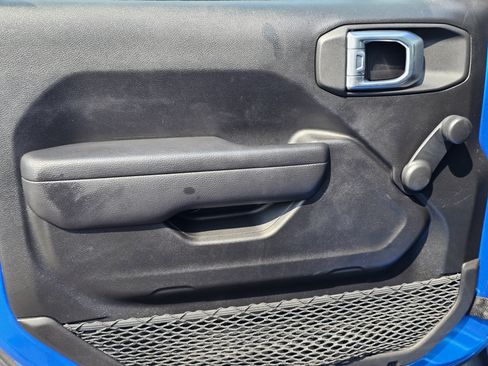 Used 2024 Jeep Wrangler Sport AWD/4WD image 16