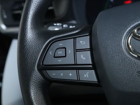 Used 2026 Toyota Sienna LE AWD/4WD image 21