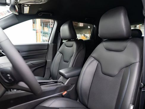 New 2026 Jeep Compass Latitude image 23