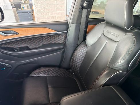 Used 2022 Jeep Grand Cherokee Summit AWD/4WD image 19