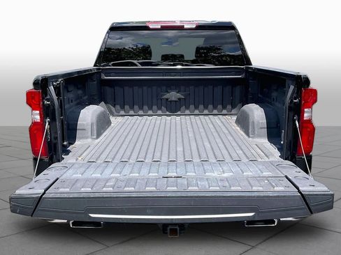 Used 2024 Chevrolet Silverado 1500 LTZ AWD/4WD image 34