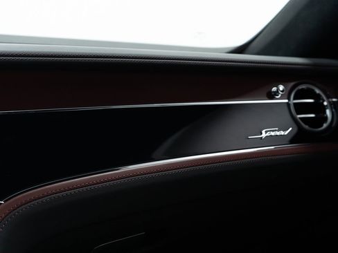 Certified 2025 Bentley Flying Spur Plug-In Hybrid image 43