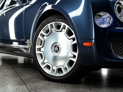 Used 2011 Bentley Mulsanne RWD image 34