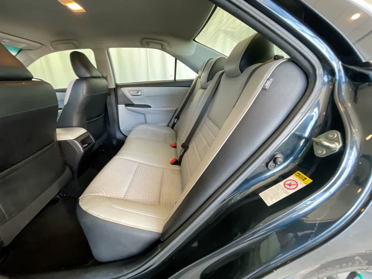 Used 2015 Toyota Camry SE FWD image 21