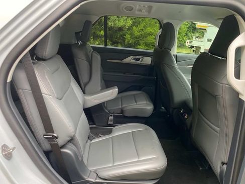 Used 2026 Ford Explorer Active w/ Active Comfort Package AWD/4WD image 34